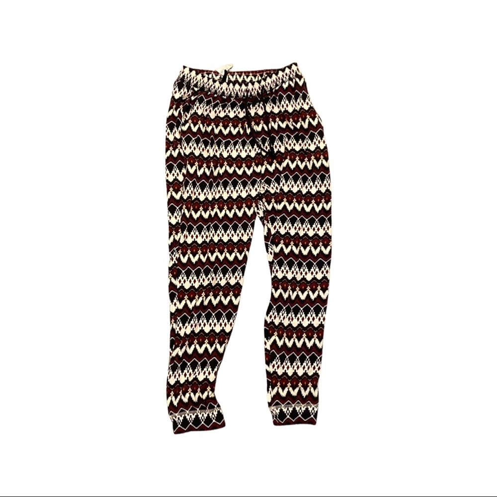 Cotton tight ankle chino style pants.